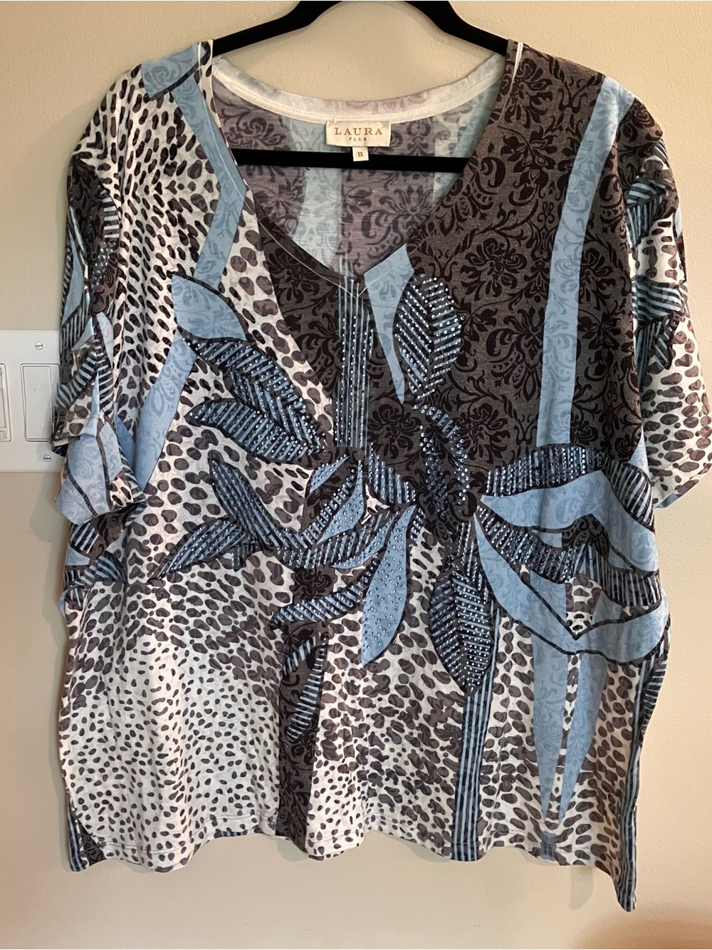 Laura Plus Blue, Printed V-Neck Short Sleeve Tunic embellished palm maximalist